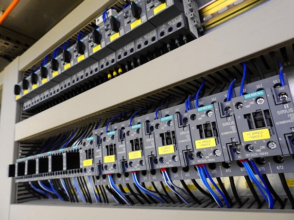 斷路器進(jìn)口報(bào)關(guān)關(guān)稅以及申報(bào)要素 斷路器進(jìn)口報(bào)關(guān)關(guān)稅以及申報(bào)要素