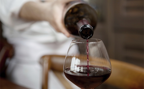 青島紅酒清關(guān)用一般貿(mào)易進(jìn)口方式如何進(jìn)行 青島紅酒清關(guān)用一般貿(mào)易進(jìn)口方式如何進(jìn)行