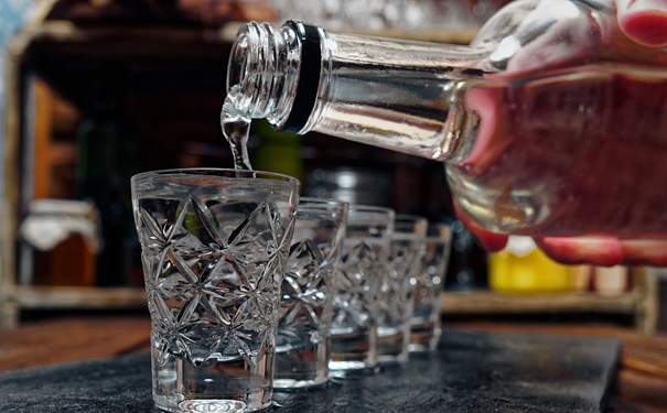 伏特加酒進(jìn)口報(bào)關(guān)所需資料有哪些?進(jìn)口酒類資料 伏特加酒進(jìn)口報(bào)關(guān)所需資料有哪些?進(jìn)口酒類資料