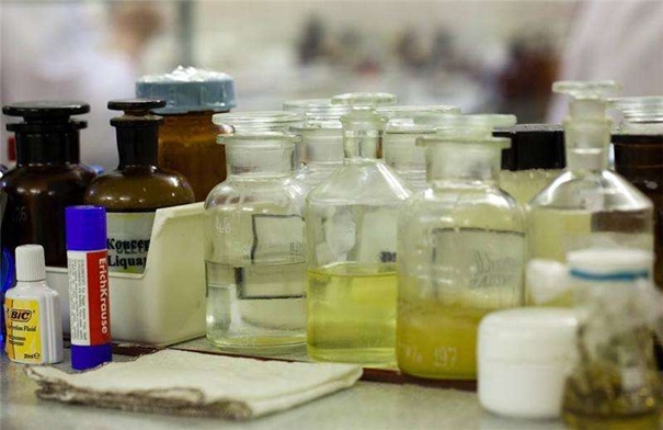 進(jìn)口化妝品原料報(bào)關(guān)需要什么流程手續(xù) 進(jìn)口化妝品原料報(bào)關(guān)需要什么流程手續(xù)