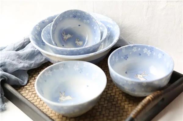 進(jìn)口瓷器報(bào)關(guān)代理所需注意的事項(xiàng)以及申報(bào)問(wèn)題